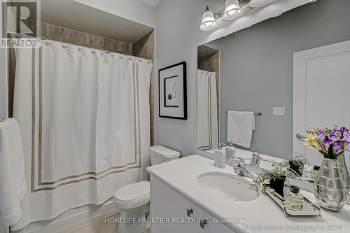 67 Hilts Drive, Richmond Hill, ON - Indoor Photo Showing Bathroom