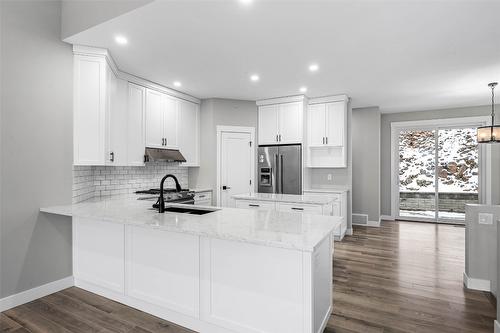 2045 Galore Crescent, Kamloops, BC - Indoor Photo Showing Kitchen With Upgraded Kitchen