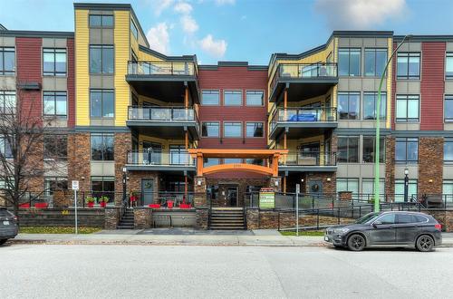 103-2011 Agassiz Road, Kelowna, BC - Outdoor With Facade