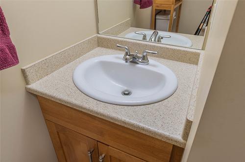 202-755 Mayfair Street, Kamloops, BC - Indoor Photo Showing Bathroom