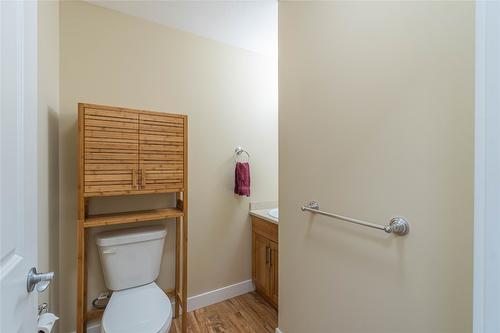 202-755 Mayfair Street, Kamloops, BC - Indoor Photo Showing Bathroom