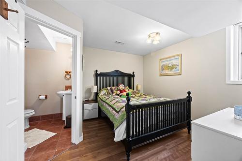 1289 Foxwood Lane, Kamloops, BC - Indoor Photo Showing Bedroom