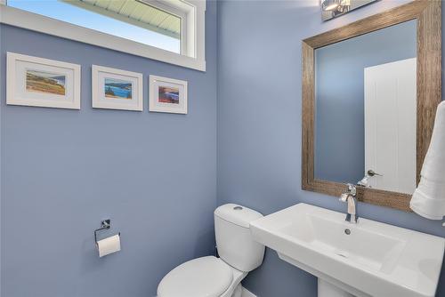 121 Upper Canyon Drive, Kelowna, BC - Indoor Photo Showing Bathroom