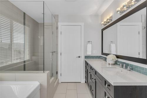 121 Upper Canyon Drive, Kelowna, BC - Indoor Photo Showing Bathroom