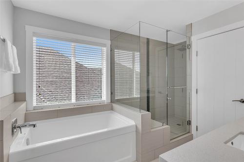 121 Upper Canyon Drive, Kelowna, BC - Indoor Photo Showing Bathroom