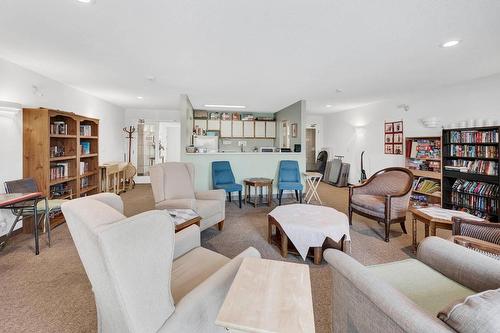 310-338 Nicola Street, Kamloops, BC - Indoor Photo Showing Living Room