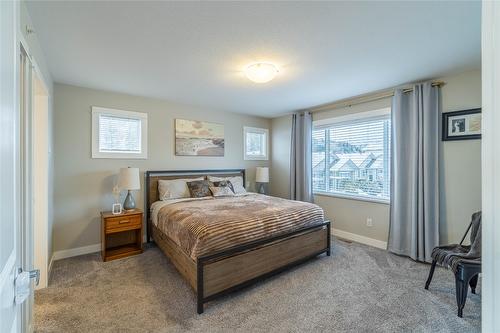 137-8800 Dallas Drive, Kamloops, BC - Indoor Photo Showing Bedroom