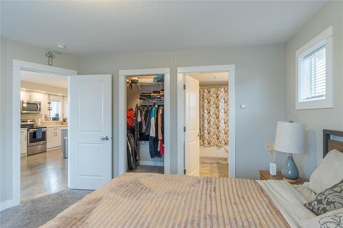 137-8800 Dallas Drive, Kamloops, BC - Indoor Photo Showing Bedroom