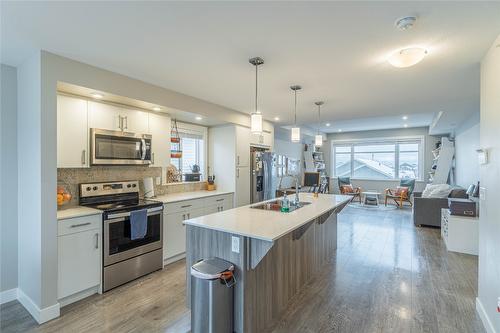 137-8800 Dallas Drive, Kamloops, BC - Indoor Photo Showing Kitchen With Double Sink With Upgraded Kitchen