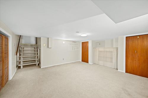 908 Vickers Court, Kelowna, BC - Indoor Photo Showing Other Room