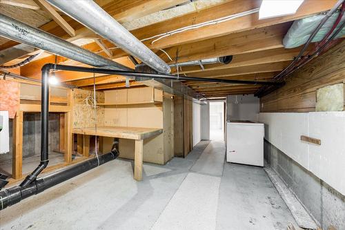 908 Vickers Court, Kelowna, BC - Indoor Photo Showing Basement