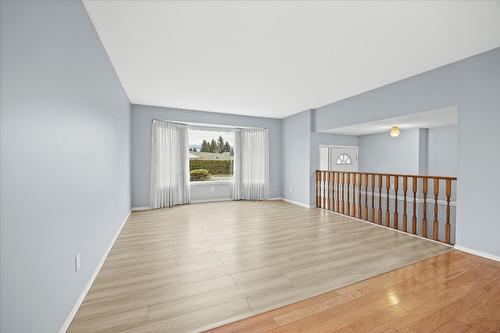 908 Vickers Court, Kelowna, BC - Indoor Photo Showing Other Room