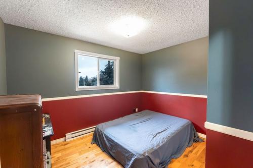 546 Mcwilliams Road, Kelowna, BC - Indoor Photo Showing Bedroom