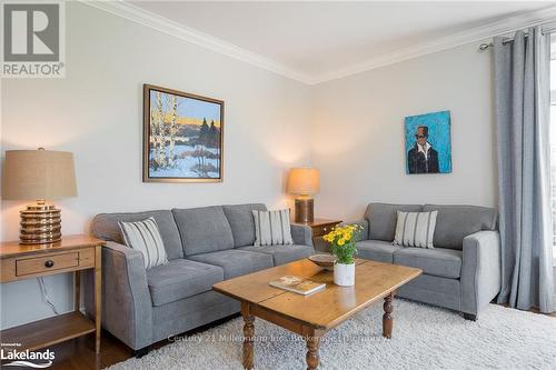 201 - 27 Beaver Street S, Blue Mountains (Thornbury), ON - Indoor Photo Showing Living Room