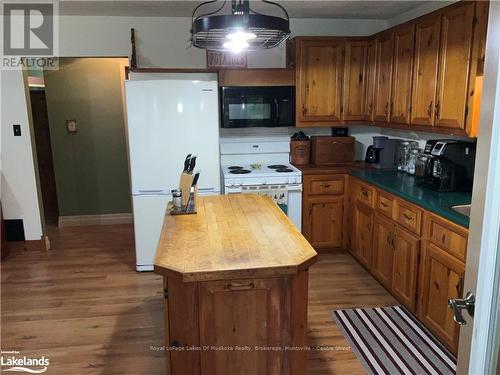 356 Chub Lake Road, Huntsville (Brunel), ON - Indoor Photo Showing Kitchen