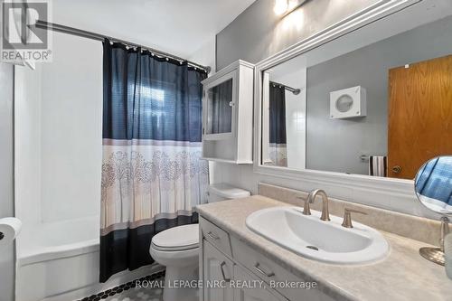 434 Scholfield Avenue N, Welland (773 - Lincoln/Crowland), ON - Indoor Photo Showing Bathroom