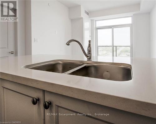 1108 - 470 Dundas Street East, Hamilton (Waterdown), ON - Indoor Photo Showing Kitchen With Double Sink