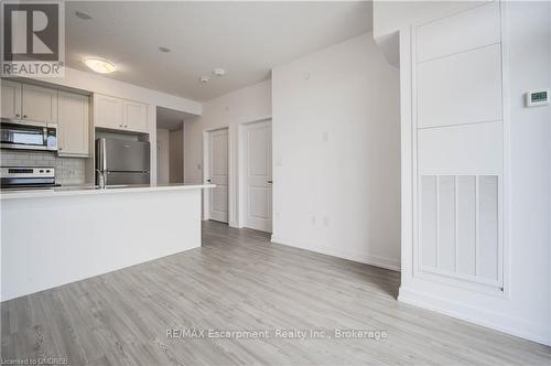 1108 - 470 Dundas Street East, Hamilton (Waterdown), ON - Indoor Photo Showing Kitchen