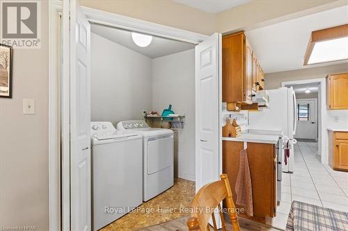 250 Stella Avenue, Southwest Middlesex (Glencoe), ON - Indoor Photo Showing Laundry Room