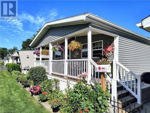 20 George Street, Strathroy-Caradoc (Se), ON - Outdoor With Deck Patio Veranda