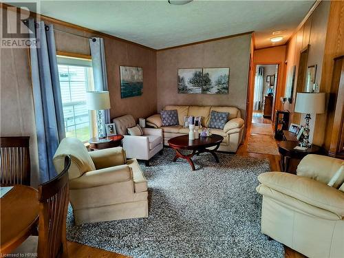 20 George Street, Strathroy-Caradoc (Se), ON - Indoor Photo Showing Living Room