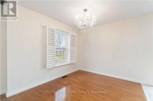 367 Brighton Avenue, Fort Erie (334 - Crescent Park), ON - Indoor Photo Showing Other Room