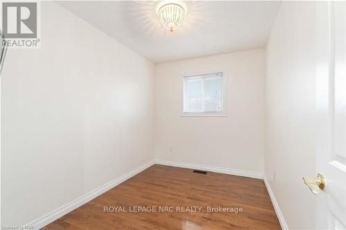 367 Brighton Avenue, Fort Erie (334 - Crescent Park), ON - Indoor Photo Showing Other Room