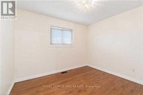 367 Brighton Avenue, Fort Erie (334 - Crescent Park), ON - Indoor Photo Showing Other Room