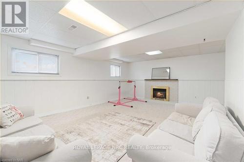 367 Brighton Avenue, Fort Erie (334 - Crescent Park), ON - Indoor With Fireplace