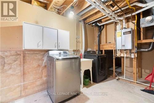 367 Brighton Avenue, Fort Erie (334 - Crescent Park), ON - Indoor Photo Showing Laundry Room