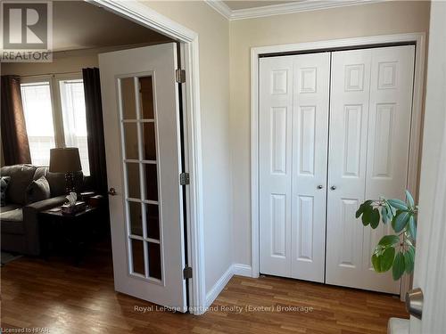 16 Lindsay Drive, Strathroy-Caradoc (Se), ON - Indoor Photo Showing Other Room