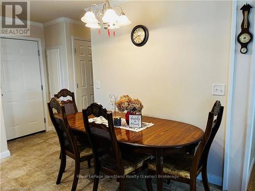 16 Lindsay Drive, Strathroy-Caradoc (Se), ON - Indoor Photo Showing Dining Room