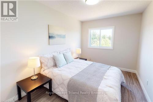 B - 135 Wimpole Street, West Perth (Mitchell), ON - Indoor Photo Showing Bedroom