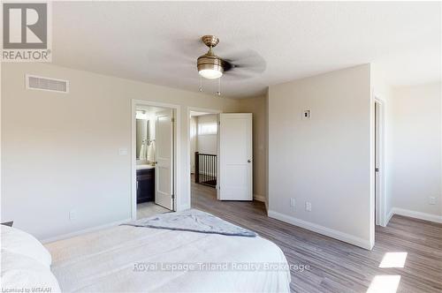 B - 135 Wimpole Street, West Perth (Mitchell), ON - Indoor Photo Showing Bedroom