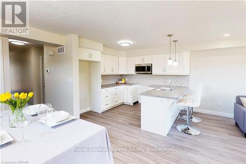 B - 135 Wimpole Street, West Perth (Mitchell), ON - Indoor Photo Showing Kitchen