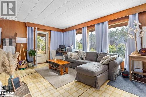 165 James Camp Road, Ryerson, ON - Indoor Photo Showing Living Room