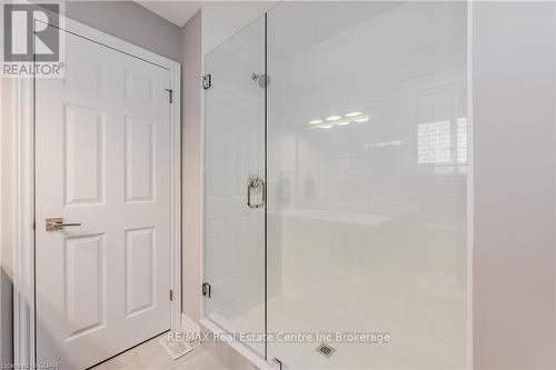 27 Spachman Street, Kitchener, ON - Indoor Photo Showing Bathroom