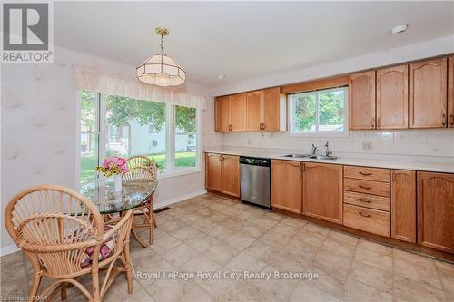 17 Sunshine Place, Wilmot, ON - Indoor Photo Showing Other Room