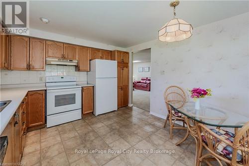 17 Sunshine Place, Wilmot, ON - Indoor Photo Showing Kitchen