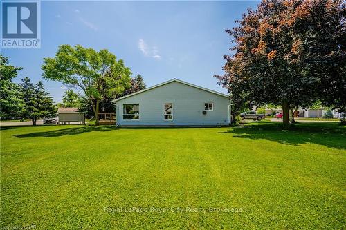 17 Sunshine Place, Wilmot, ON - Outdoor