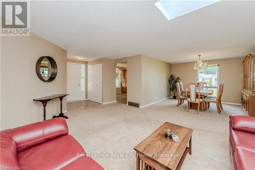 17 Sunshine Place, Wilmot, ON - Indoor Photo Showing Living Room