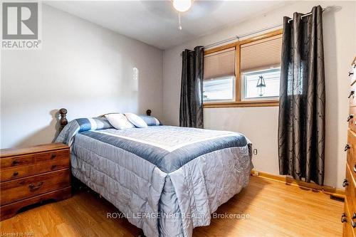 449 Bunting Road, St. Catharines (444 - Carlton/Bunting), ON - Indoor Photo Showing Bedroom