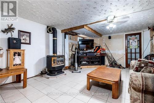 449 Bunting Road, St. Catharines (444 - Carlton/Bunting), ON - Indoor With Fireplace