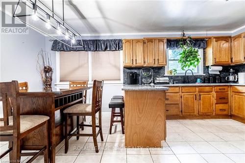 449 Bunting Road, St. Catharines (444 - Carlton/Bunting), ON - Indoor Photo Showing Kitchen