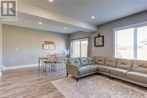 741 Hollinger Avenue, North Perth (32 - Listowel), ON - Indoor Photo Showing Living Room