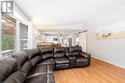 912 Mcdowell Road E, Norfolk (Green'S Corners), ON - Indoor Photo Showing Living Room