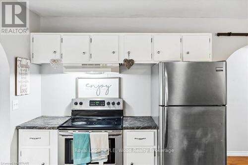 912 Mcdowell Road E, Norfolk (Green'S Corners), ON - Indoor Photo Showing Kitchen With Stainless Steel Kitchen