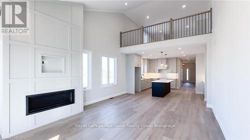 441 Coast Drive, Goderich (Goderich (Town)), ON - Indoor Photo Showing Living Room