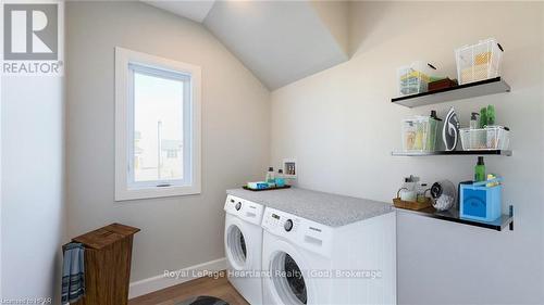 441 Coast Drive, Goderich (Goderich (Town)), ON - Indoor Photo Showing Laundry Room