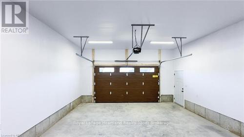 441 Coast Drive, Goderich (Goderich (Town)), ON - Indoor Photo Showing Garage